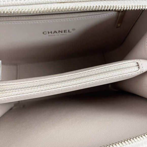 Chanel Excellent CC Filigree Vanity Case Medium Pink Beige Crossbody Handbag - Picture 8 of 13